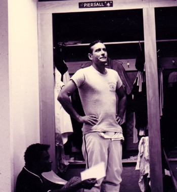 photo of Jimmy Piersall talking to fans