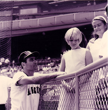 photo of Jimmy Piersall talking to fans